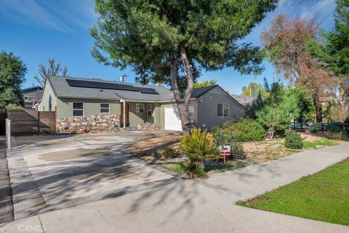 7113 Encino Ave, Lake Balboa, CA, 91406-3523 | Card Image