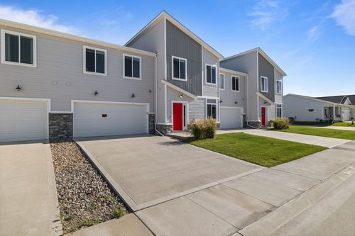 9570 Crestview Dr, West Des Moines, IA, 50266-5061 | Card Image
