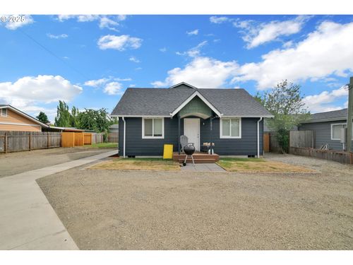 4070 Barger Dr, Eugene, OR, 97402-6355 | Card Image