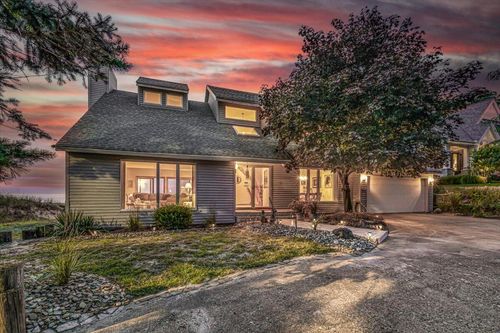 300 Marquette Dr, New Buffalo, MI, 49117-8816 | Card Image