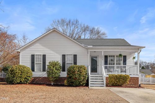 5832 Running Water Ct, Fuquay Varina, NC, 27526-7265 | Card Image