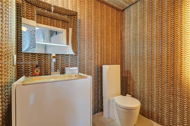 TWN4 - 50 S Pointe Dr, Condo with 4 bedrooms, 5 bathrooms and null parking in Miami Beach FL | Image 6