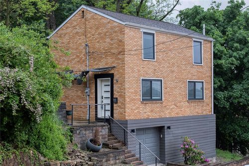 7608 Cheyenne St, Swissvale, PA, 15218-2235 | Card Image