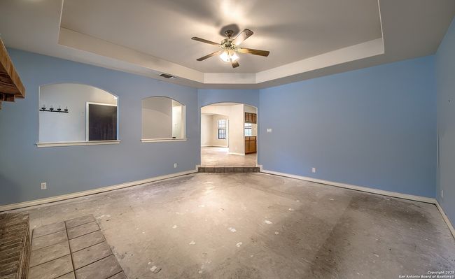 727 Falling Leaves Dr, House other with 3 bedrooms, 3 bathrooms and null parking in Adkins TX | Image 4