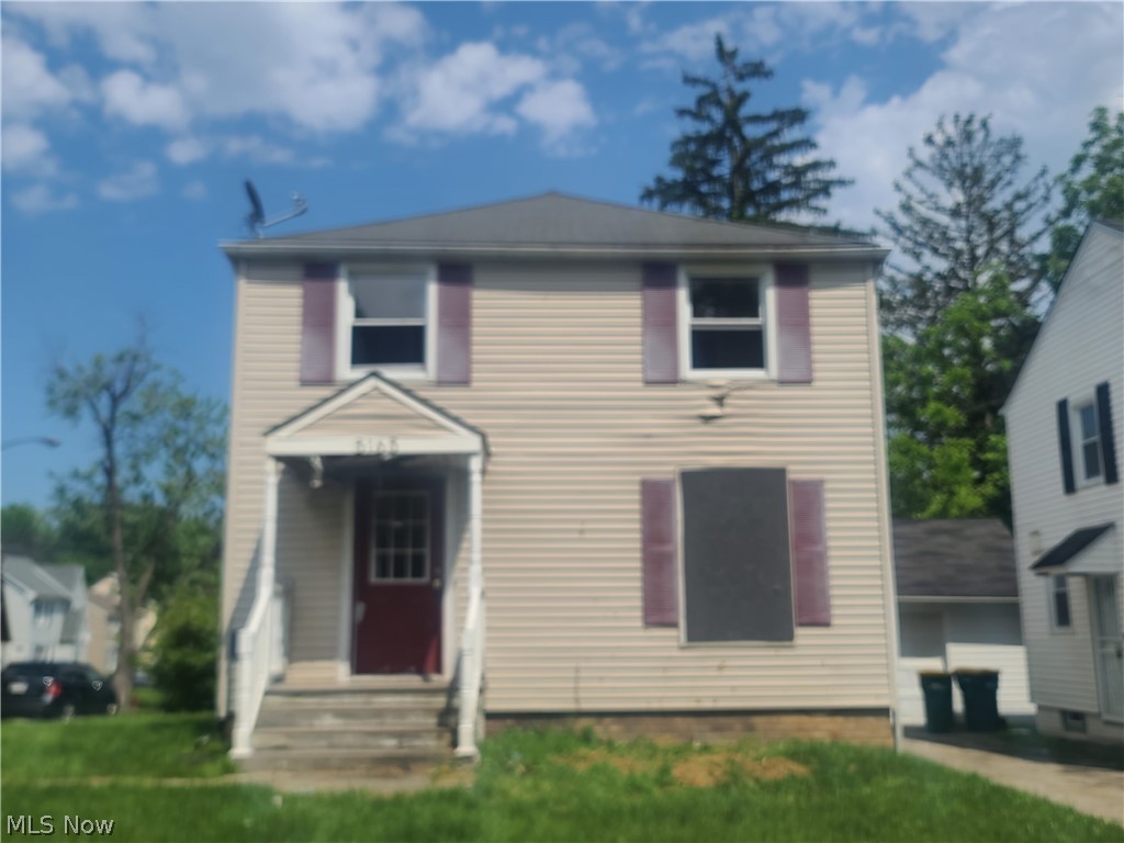 Camden Rd, Maple Heights, OH 44137