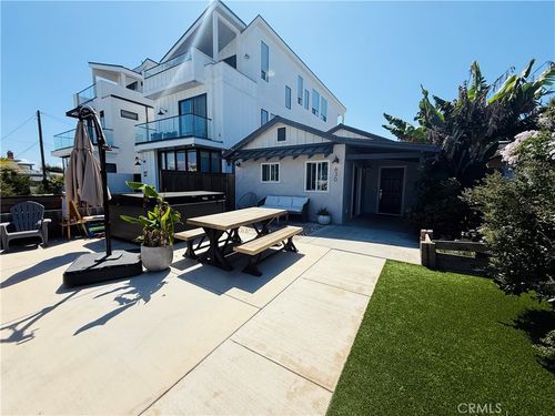 630 Indianapolis Ave, Huntington Beach, CA, 92648-4330 | Card Image
