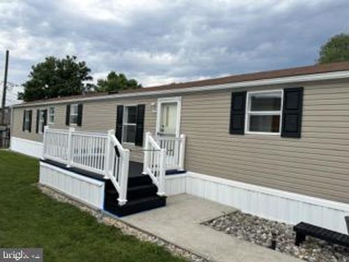 148 Amber Cir, NEW HOLLAND, PA, 17557-9422 | Card Image
