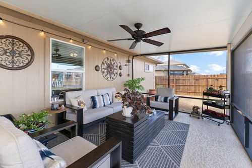 507 Luna Vista Dr, Hutto, TX, 78634-4562 | Card Image