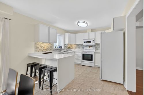 172 Matthew Boyd Cres, Newmarket, ON, L3X3C7 | Card Image