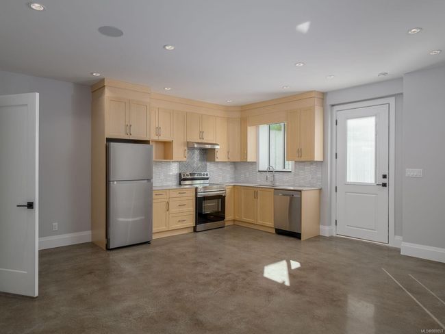 Suite Kitchen | Image 56