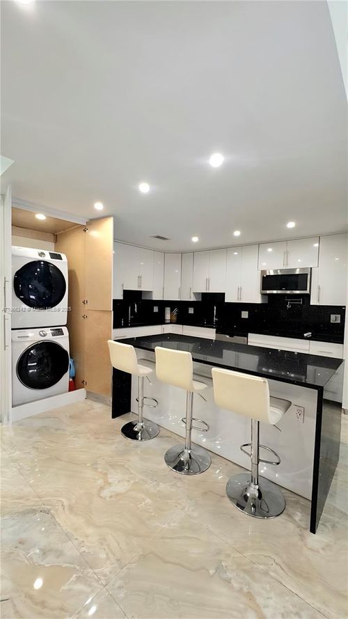 620 Briarwood Cir, Hollywood, FL, 33024-1316 | Card Image