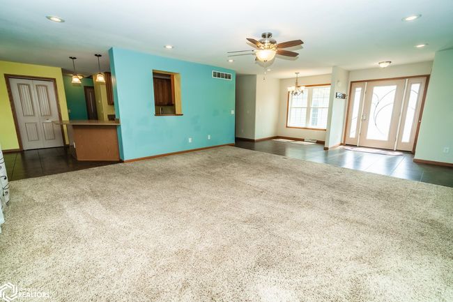 403 E Carleton St, House other with 6 bedrooms, 4 bathrooms and null parking in Toledo IA | Image 7