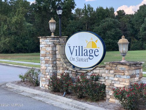 123 Village Cir, Clinton, NC, 28328-4603 | Card Image
