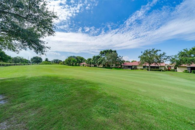 APT-101 - 9510 Seagrape Dr, Condo with 3 bedrooms, 2 bathrooms and null parking in Davie FL | Image 44
