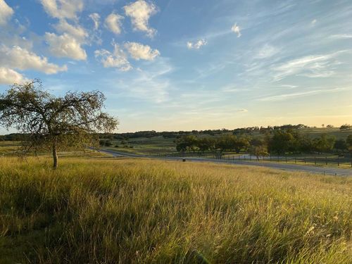 15-282 Inspiration Loop, Fredericksburg, TX, 78624-8411 | Card Image