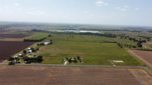 9919 Bohacek Rd, Home with 3 bedrooms, 2 bathrooms and 4 parking in Beasley TX | Image 6