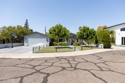 4020 N 33rd Pl, Phoenix, AZ, 85018-5021 | Card Image