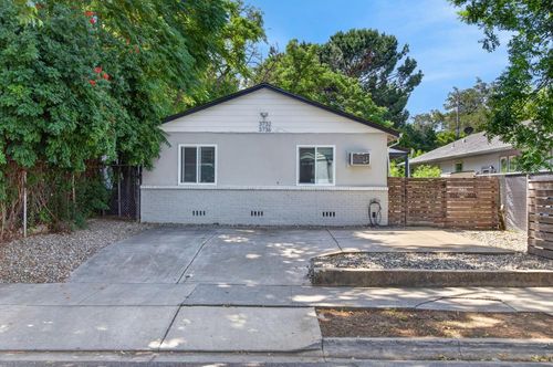 3732 6th Avenue, Sacramento, CA, 95817 | Card Image