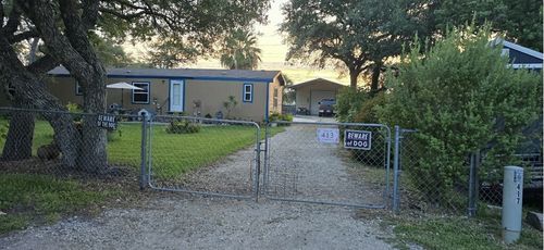413 Donnie Dr, Rockport, TX, 78382-7165 | Card Image