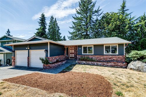 17032 40th Ave W, Lynnwood, WA, 98037-7014 | Card Image