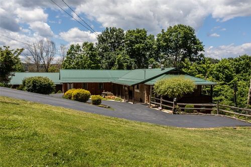 996 N Bluff Dr, New Kensington, PA, 15068-5026 | Card Image