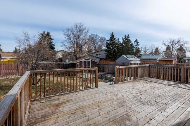 24 Erin Croft Green Se, Home with 3 bedrooms, 1 bathrooms and 2 parking in Calgary AB | Image 30
