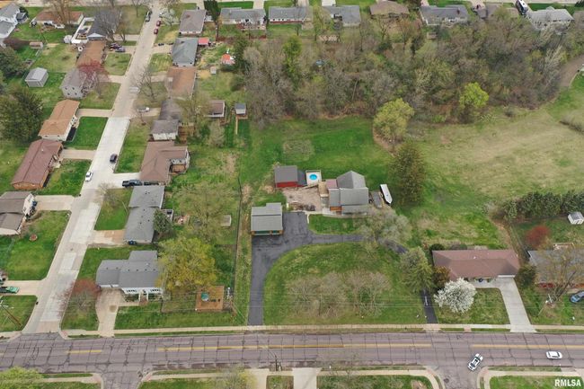 401 N 11 Th St, House other with 2 bedrooms, 2 bathrooms and null parking in Clinton IA | Image 30