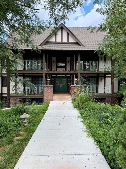 1420 Heritage Lndg, Saint Charles, MO, 63303-8449 | Card Image