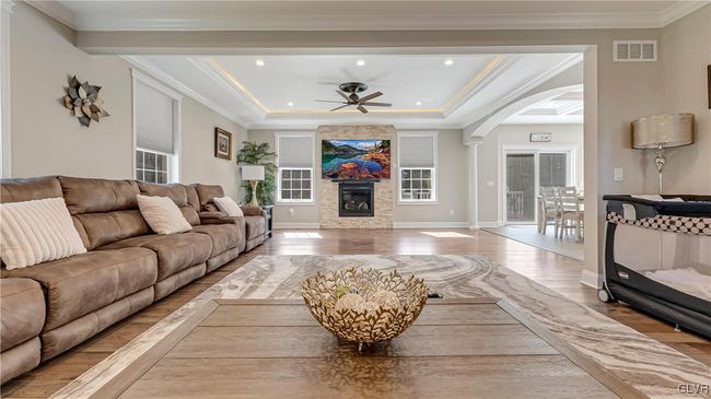 Living Room | Image 12