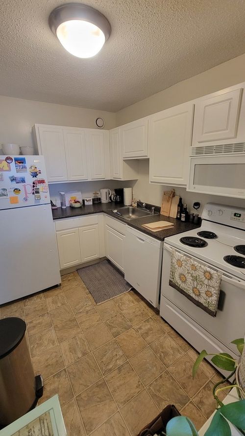 3804-10 Ontario St, Chicago, IL, 60611-4779 | Card Image