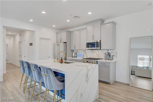 2084-600 N Carriage Hill Dr, Las Vegas, NV, 89138-4663 | Card Image