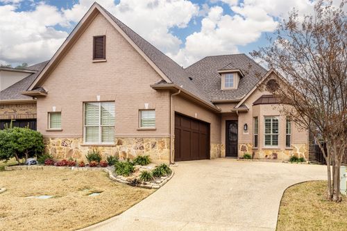 5807 Mira Lago Ln, Arlington, TX, 76017-3930 | Card Image