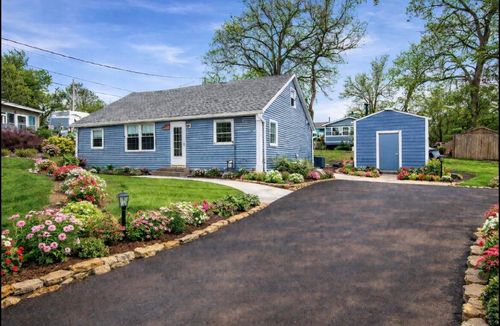 33737 S Lakeshore Dr, Burlington, WI, 53105-8752 | Card Image