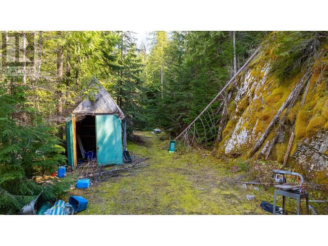 DL 10612 Highway 3, Home with 0 bedrooms, 0 bathrooms and null parking in Salmo BC | Image 30