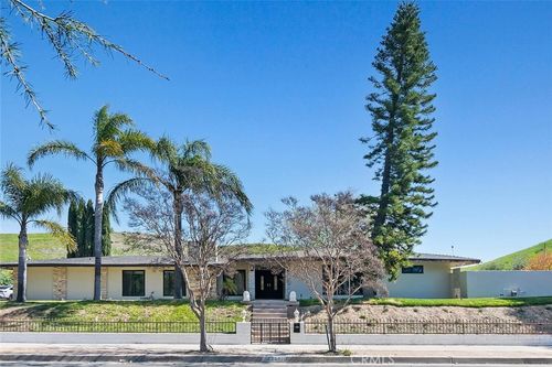 12384 Woodley Ave, Granada Hills, CA, 91344-1814 | Card Image