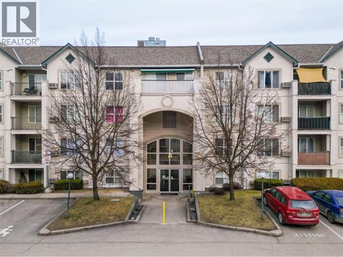 107-640 3 St Sw, Salmon Arm, BC, V1E2R3 | Card Image