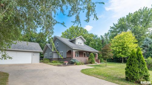 1010 N Parkway Dr, Pekin, IL, 61554-3039 | Card Image