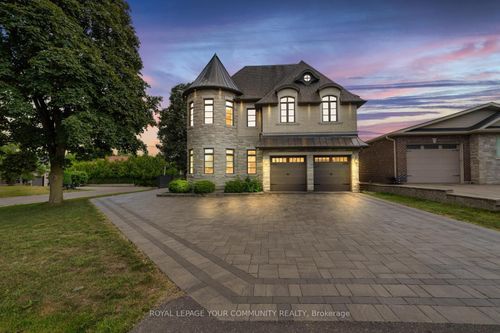 1 Lancer Dr, Maple, ON, L6A1E4 | Card Image