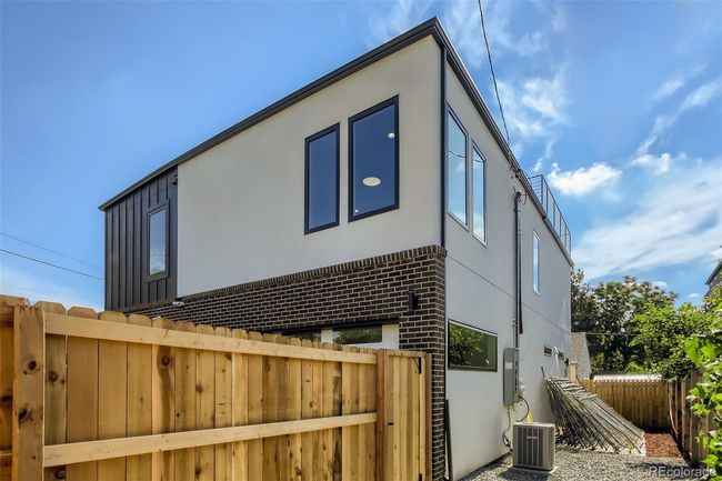 2040 W 45 Th Ave, House other with 3 bedrooms, 4 bathrooms and 2 parking in Denver CO | Image 34