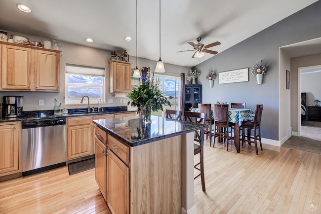 Kitchen and dining | Image 21