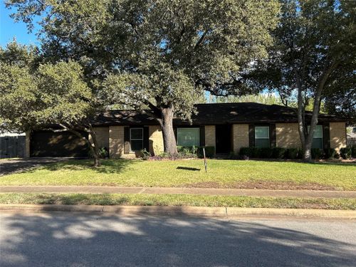 6803 Fence Line Dr, Austin, TX, 78749-2303 | Card Image