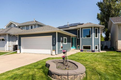 230 Heritage Close W, Lethbridge, AB, T1K6R9 | Card Image