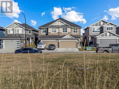 256 Willow Crnrs, Home with 3 bedrooms, 3 bathrooms and 4 parking in Cochrane AB | Image 1