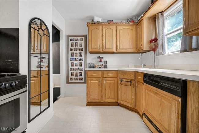 29234 Grand Boulevard, House other with 3 bedrooms, 2 bathrooms and null parking in Wickliffe OH | Image 6