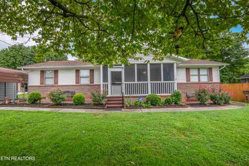 2206 Rambling Rd, Knoxville, TN, 37912-5847 | Card Image