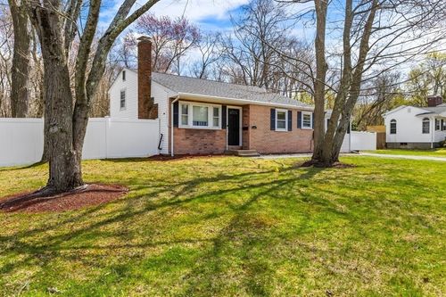 12 Brentwood Ave, Avon, MA, 02322-1602 | Card Image