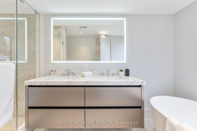 37 Kenilworth Ave, House other with 4 bedrooms, 6 bathrooms and 1 parking in Toronto ON | Image 29