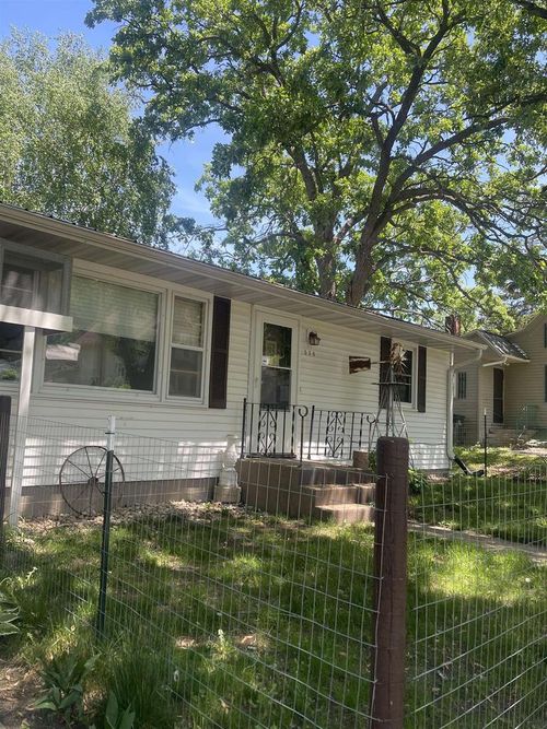 538 E South St, RICHLAND CENTER, WI, 53581-2725 | Card Image