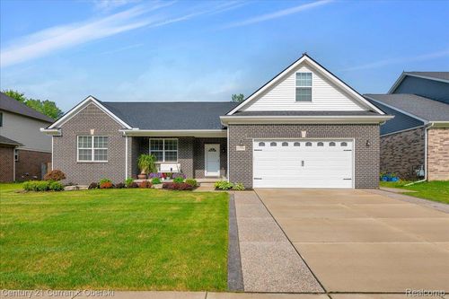 21150 Bryce Ct, BROWNSTOWN TWP, MI, 48174-2502 | Card Image