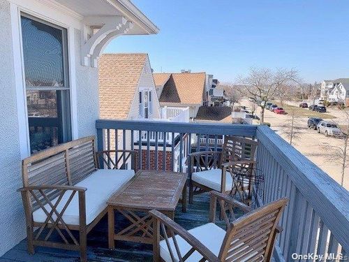 upper-216 W Hudson St, Long Beach, NY, 11561-1927 | Card Image